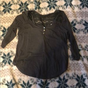 Mid sleeve gray shirt